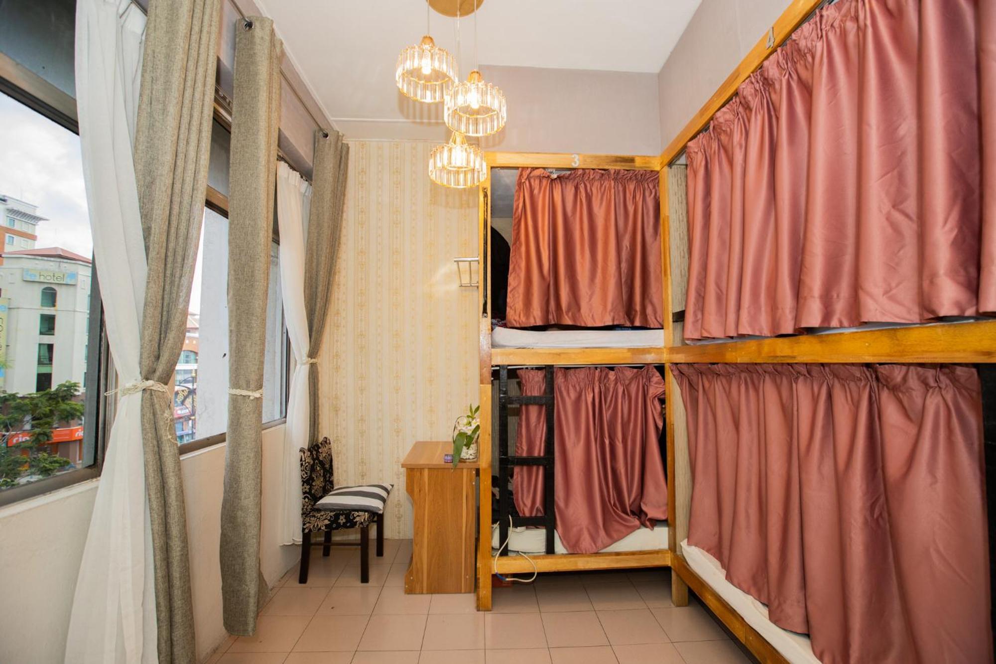 Хостел Escape Backpackers Kk Кота-Кинабалу Экстерьер фото